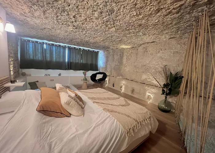 Splendide Troglodyte A 5 Min Du Centre Пуатье